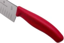 Victorinox SwissClassic 6.8521.17G Santoku Avec Alvéoles 17 Cm, Rouge -Cuisine Couteaux Magasin VT6 8521 17G 05 victorinox