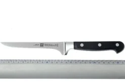 Zwilling - Professional « S » Couteau à Désosser 14 Cm 9 Zwilling - Professional « S » Couteau à Désosser 14 Cm -Cuisine Couteaux Magasin ZW31024 140 04 zwilling professional s 31024 140 uitbeenmes d4